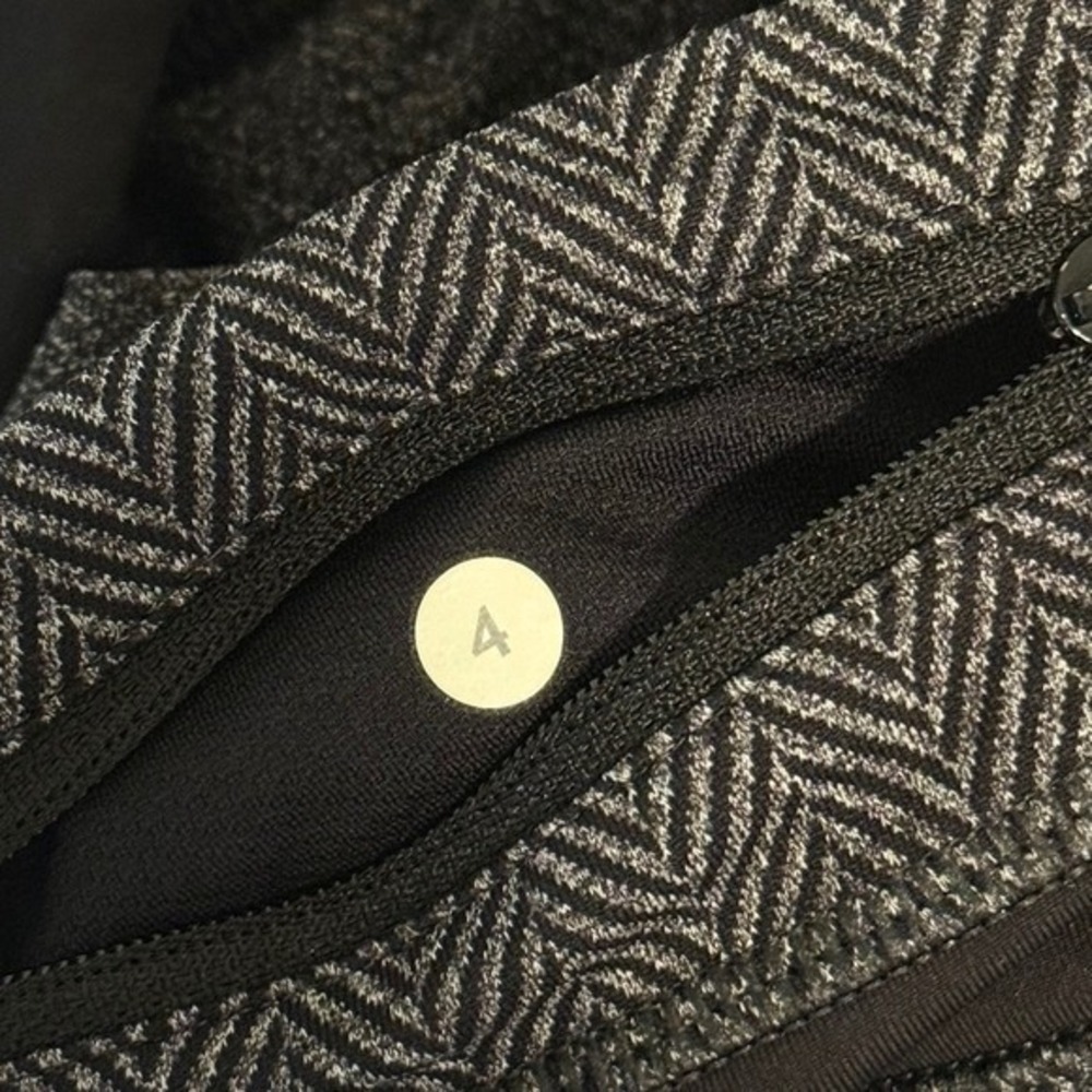 Lululemon Run Inspire Crop II Leggings Size 4 Gray/Black - Picture 8 of 10